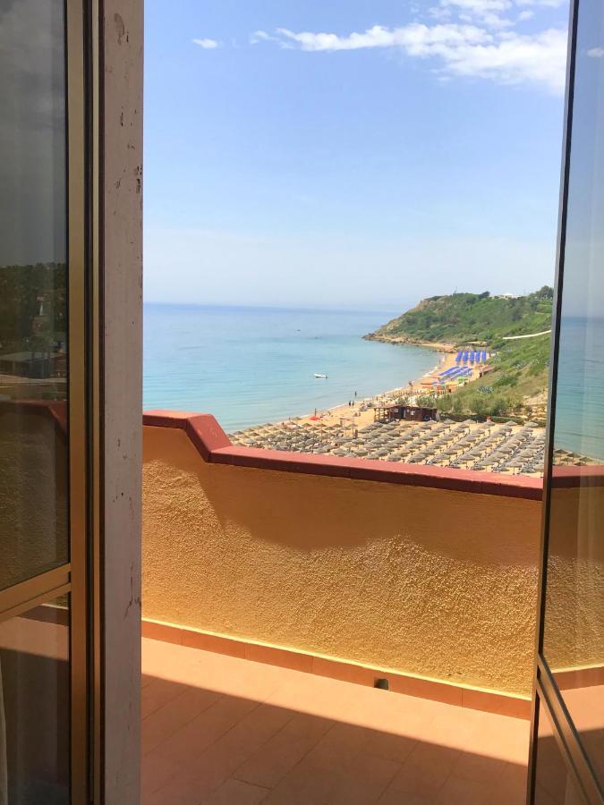 Appartamenti E Stanze Onde Blu Le Castella  Dış mekan fotoğraf
